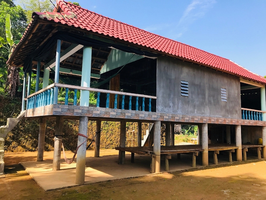 Nhiều người làm nhà truyền thống nhưng đổ cột bằng bê tông cốt thép.