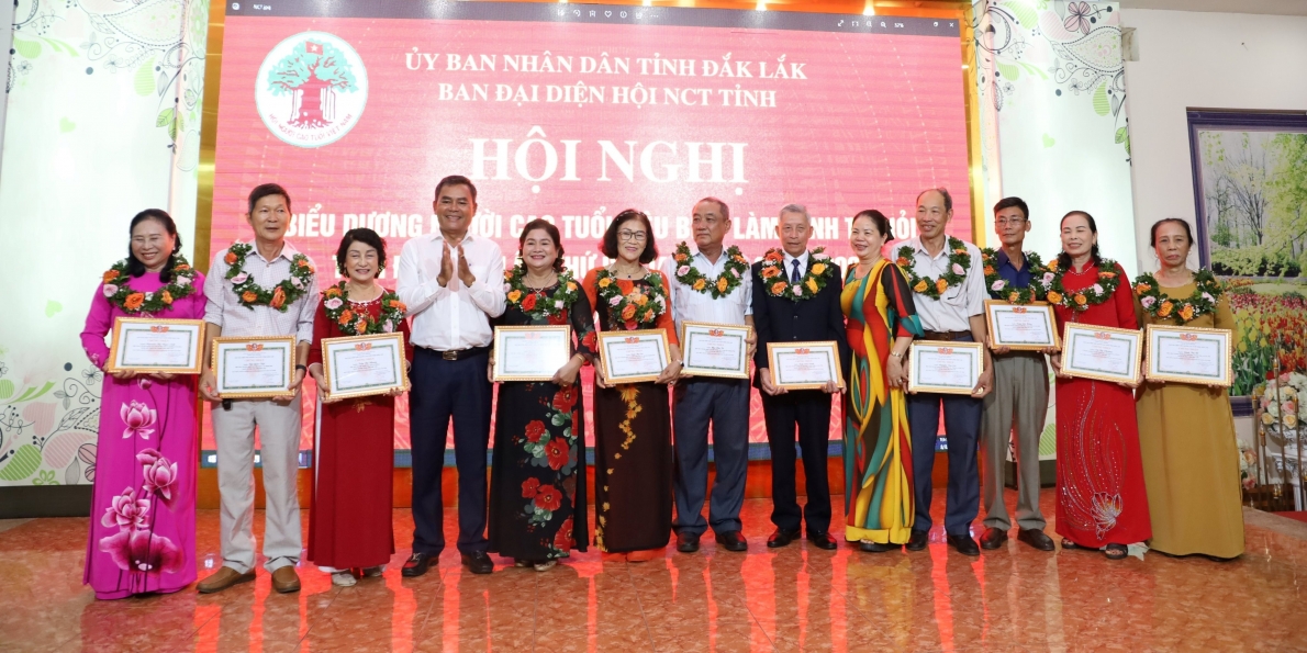 Tuyên dương người cao tuổi tiêu biểu làm kinh tế giỏi giai đoạn 2018-2023