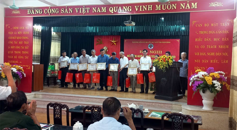 Hội NCT tỉnh Nam Định: Vinh danh, biểu dương NCT tiêu biểu làm kinh tế giỏi giai đoạn 2018 - 2023