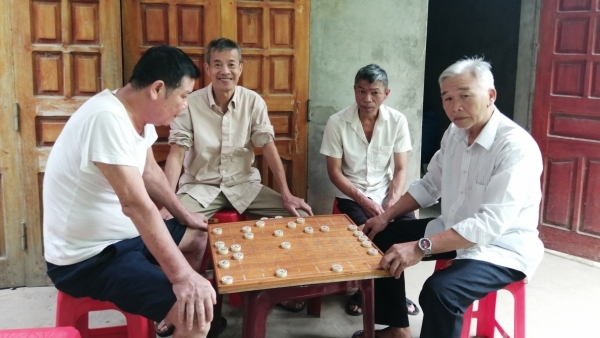 Cụ Chủ nhiệm Câu lạc bộ bóng bàn Bình Dân