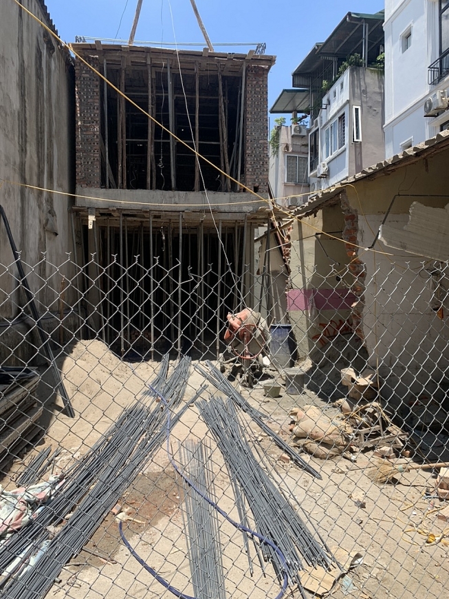 Hiện trường gia đình ông Hải tiến hành xây dựng nhà và đã bị đình chỉ.