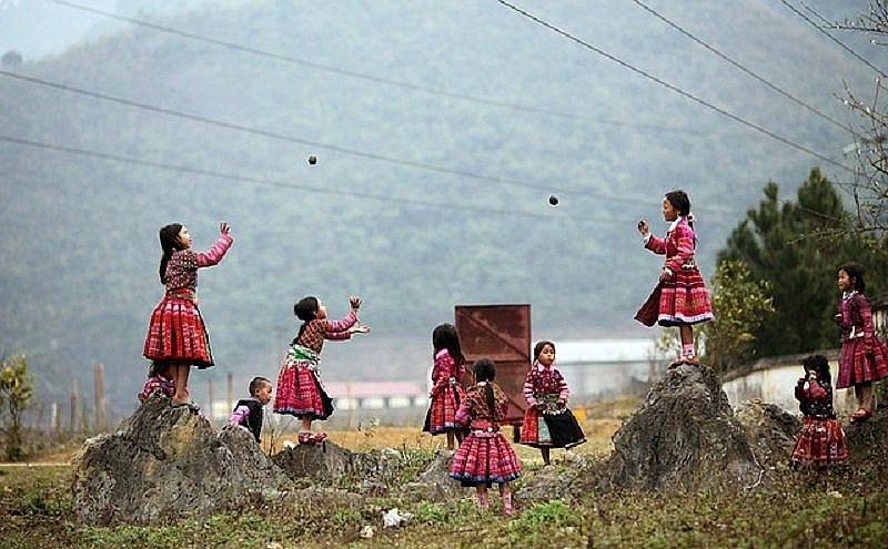 Mùa Tết độc lập với người Mông Tây Bắc