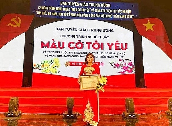 Ở đâu tổ chức thi trực tuyến - ở đó cô giáo Võ Thị Hương đều đạt giải