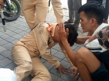 Thanh Hóa: Tạm giữ thanh niên tông xe vào cán bộ CSGT đang làm nhiệm vụ