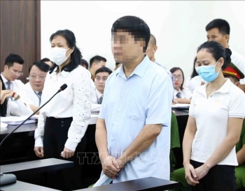 Cựu Chủ tịch Hà Nội Nguyễn Đức Chung hầu tòa trong vụ "Nâng khống giá cây xanh"