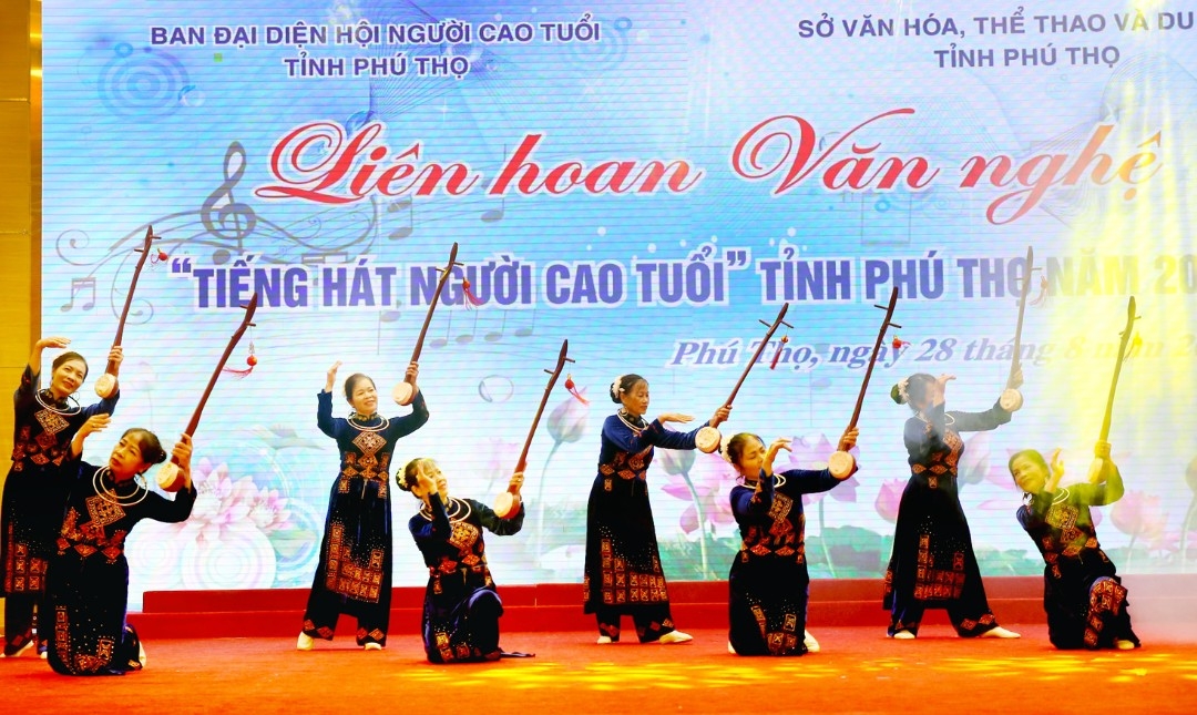 Tưng bừng Liên hoan tiếng hát người cao tuổi tỉnh Phú Thọ năm 2023