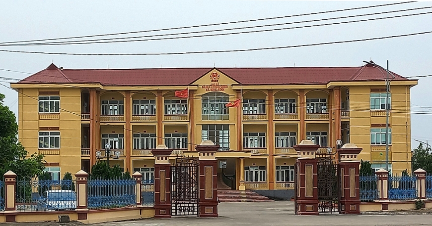 Xử lí nghiêm cán bộ, đảng viên vi phạm các quy định của Đảng, pháp luật của Nhà nước