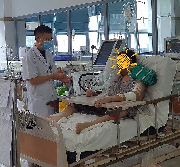 LẦN ĐẦU TIÊN Ở VIỆT NAM ÁP DỤNG KỸ THUẬT ĐÀO THẢI CO2 QUA MÀNG NGOÀI CƠ THỂ CỨU SỐNG ĐƯỢC HAI BỆNH NHÂN NẶNG NGUY KỊCH - Cổng thông tin bệnh viện Bạch Mai