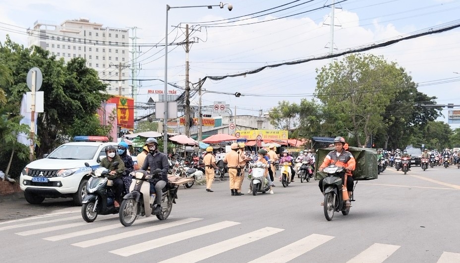 Trạm CSGT Đa Phước tiếp sức đồng hành cùng người dân về quê nghỉ Lễ Quốc khánh