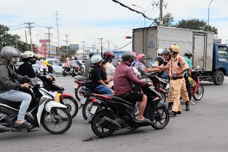 Trạm CSGT Đa Phước tiếp sức đồng hành cùng người dân về quê nghỉ Lễ Quốc khánh