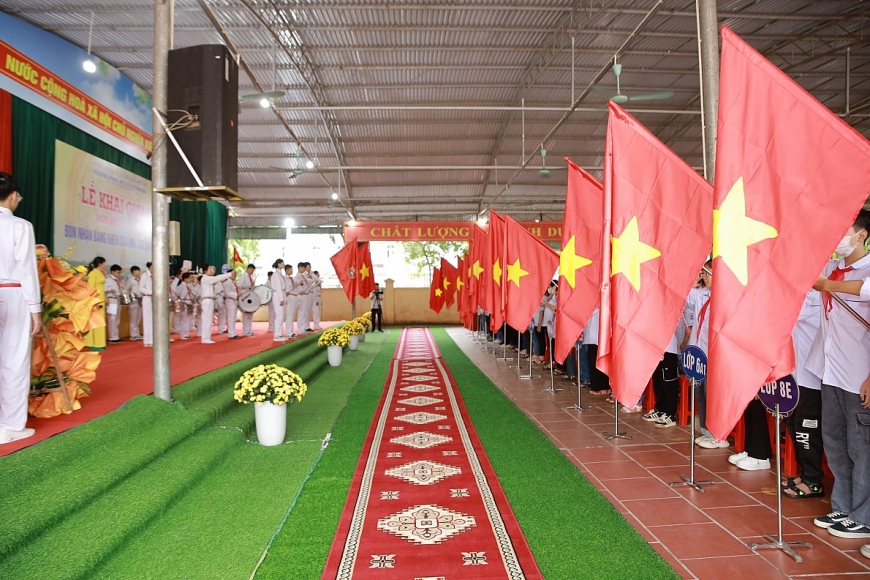 Lễ khai giảng và đón bằng khen của Chủ tịch UBND tỉnh tại Trường THCS Tân Dân