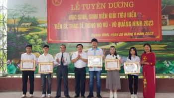 Tuyên dương học sinh, sinh viên tiêu biểu năm học 2022 - 2023