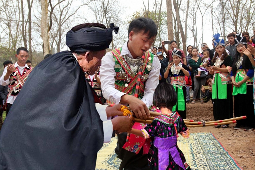 Kì 5: Đời khèn Mông trên đá núi