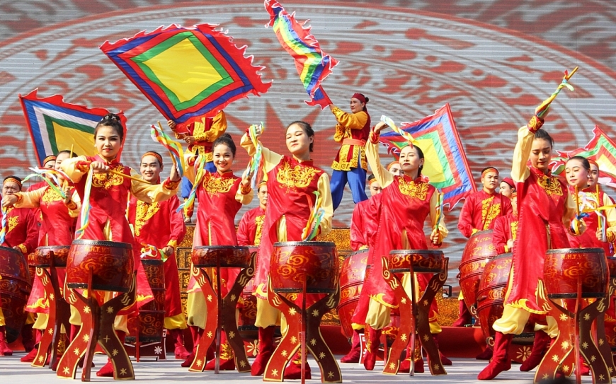 : Chương trình nghệ thuật Lễ hội đền Bảo Hà. 