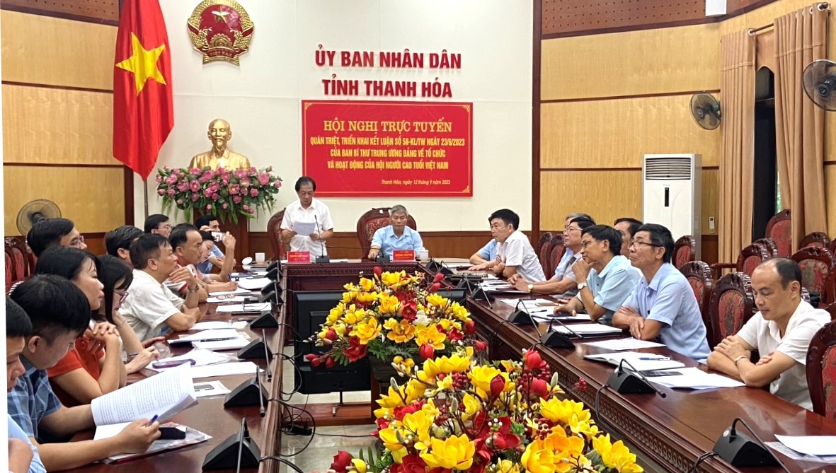 Quang cảnh họp trực tuyến tại tỉnh Thanh Hóa. Ảnh Đinh Huê