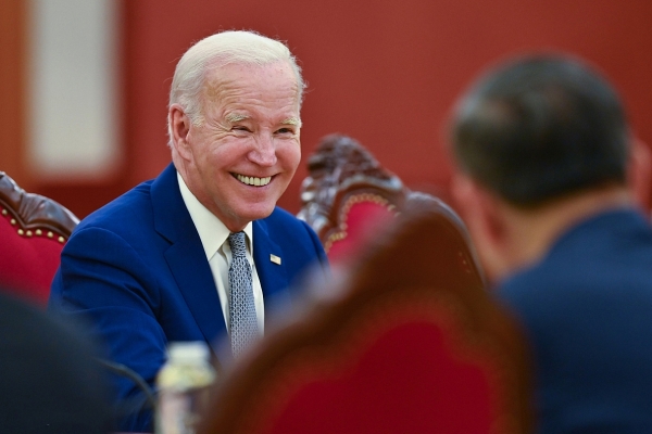 Nụ cười ông Joe Biden