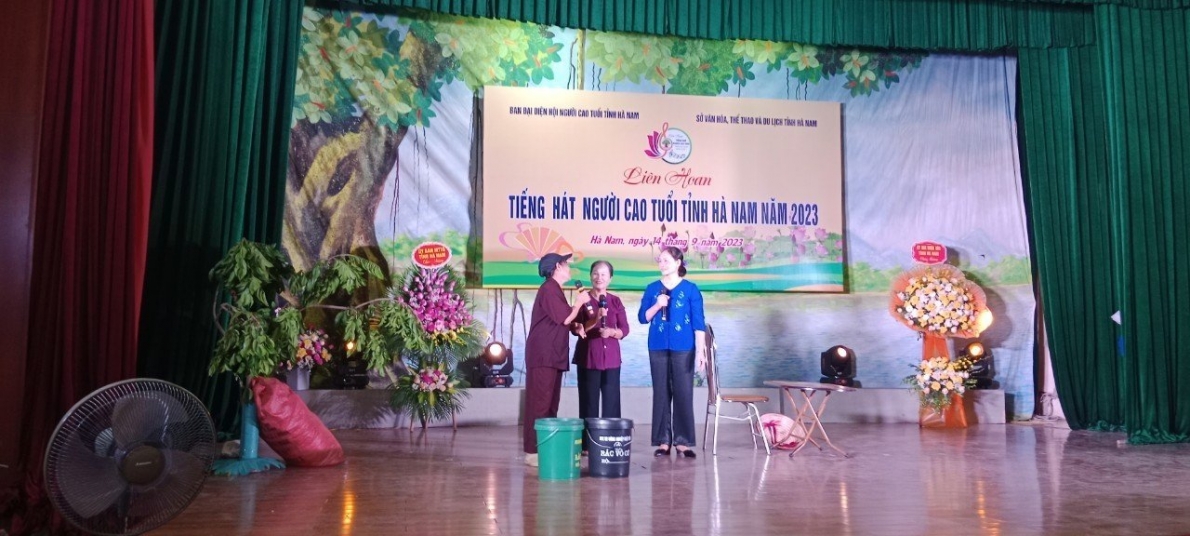 Dư âm tiếng hát người cao tuổi còn đọng mãi