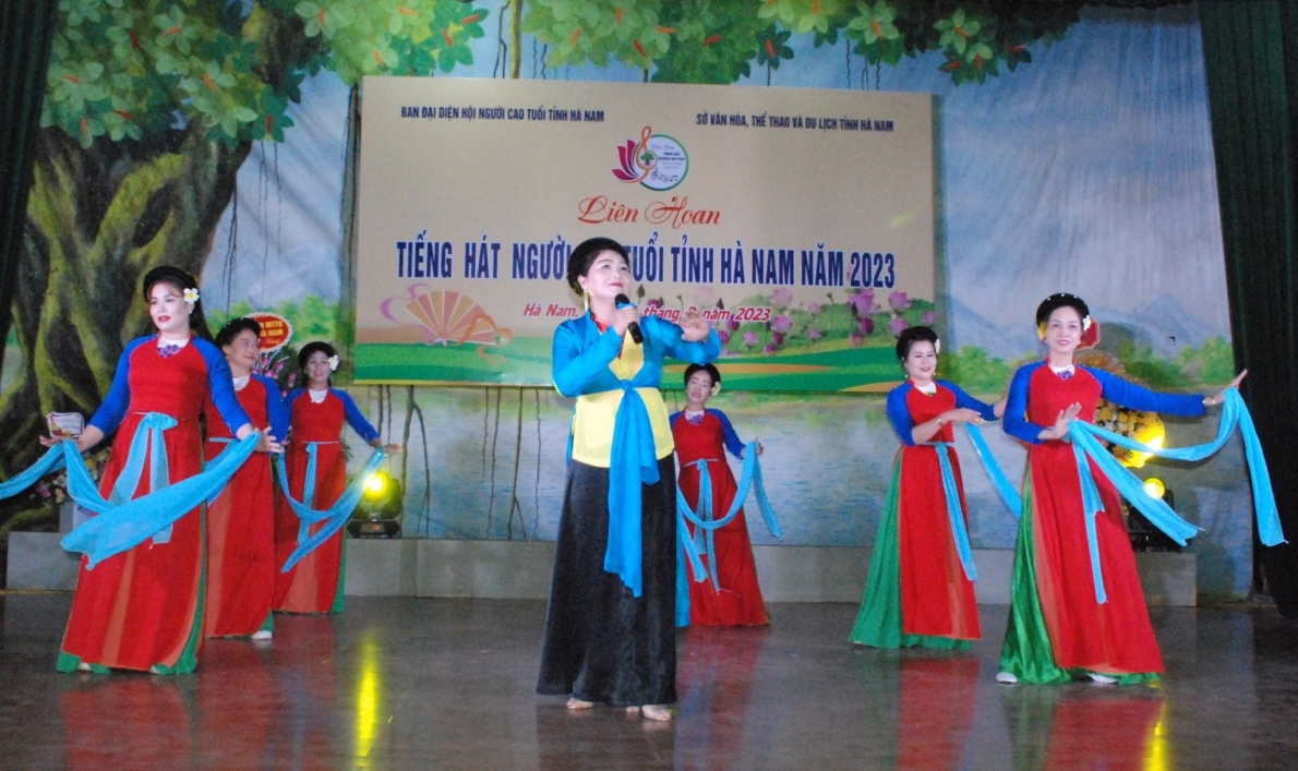 Dư âm tiếng hát người cao tuổi còn đọng mãi