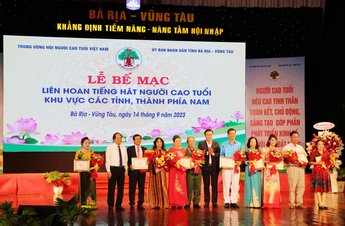 Bế mạc và trao thưởng Liên hoan tiếng hát NCT khu vực các tỉnh phía Nam năm 2023