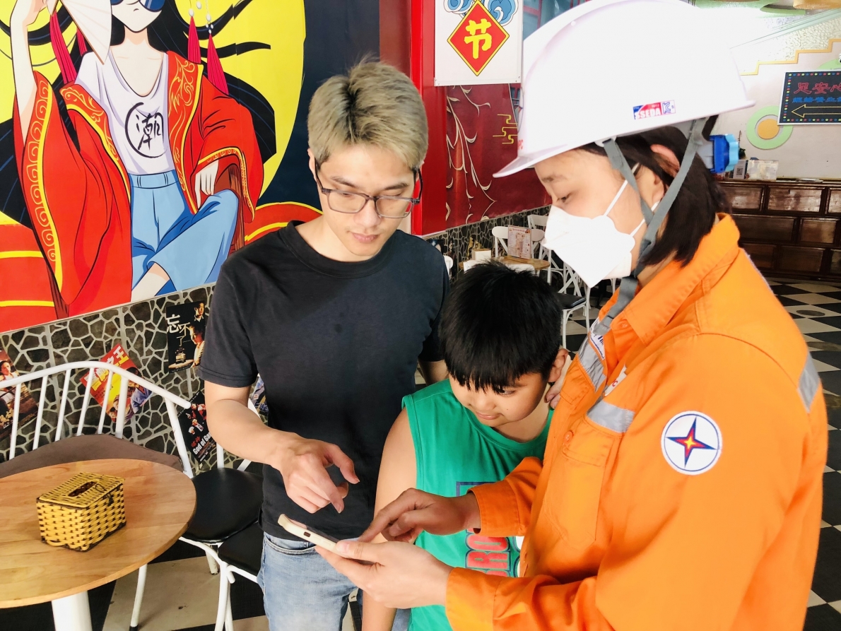 Công ty Điện lực Điện Biên triển khai số hóa các hình thức thanh toán tiện lợi cho khách hàng