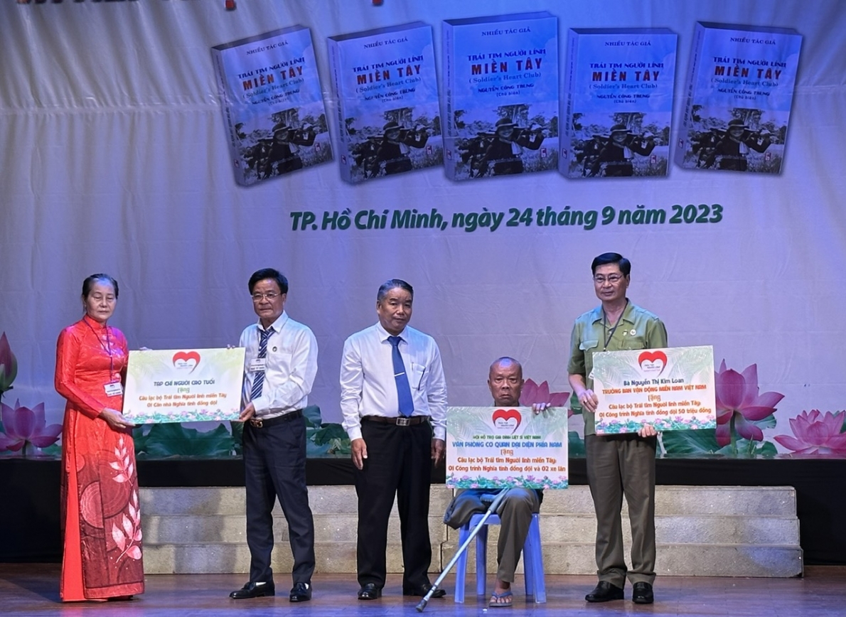 Ra mắt cuốn sách và CLB cùng tên “Trái tim người lính miền Tây