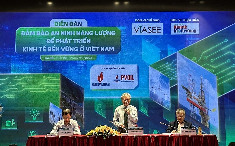 Phát triển năng lượng xanh gắn liền với phát triển kinh tế bền vững tại Việt Nam