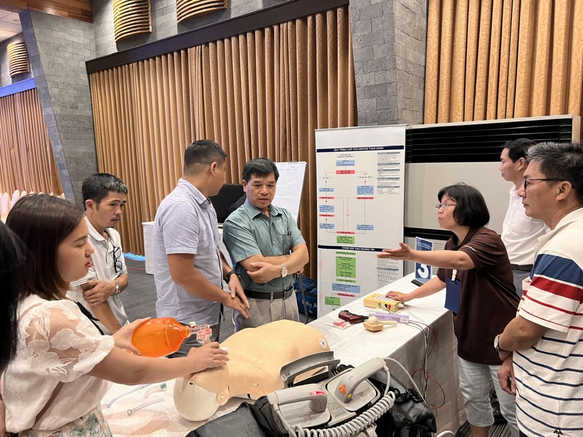 Giải quyết khó khăn về thiếu hụt nhân lực làm công tác cấp cứu và hồi sức- chống độc