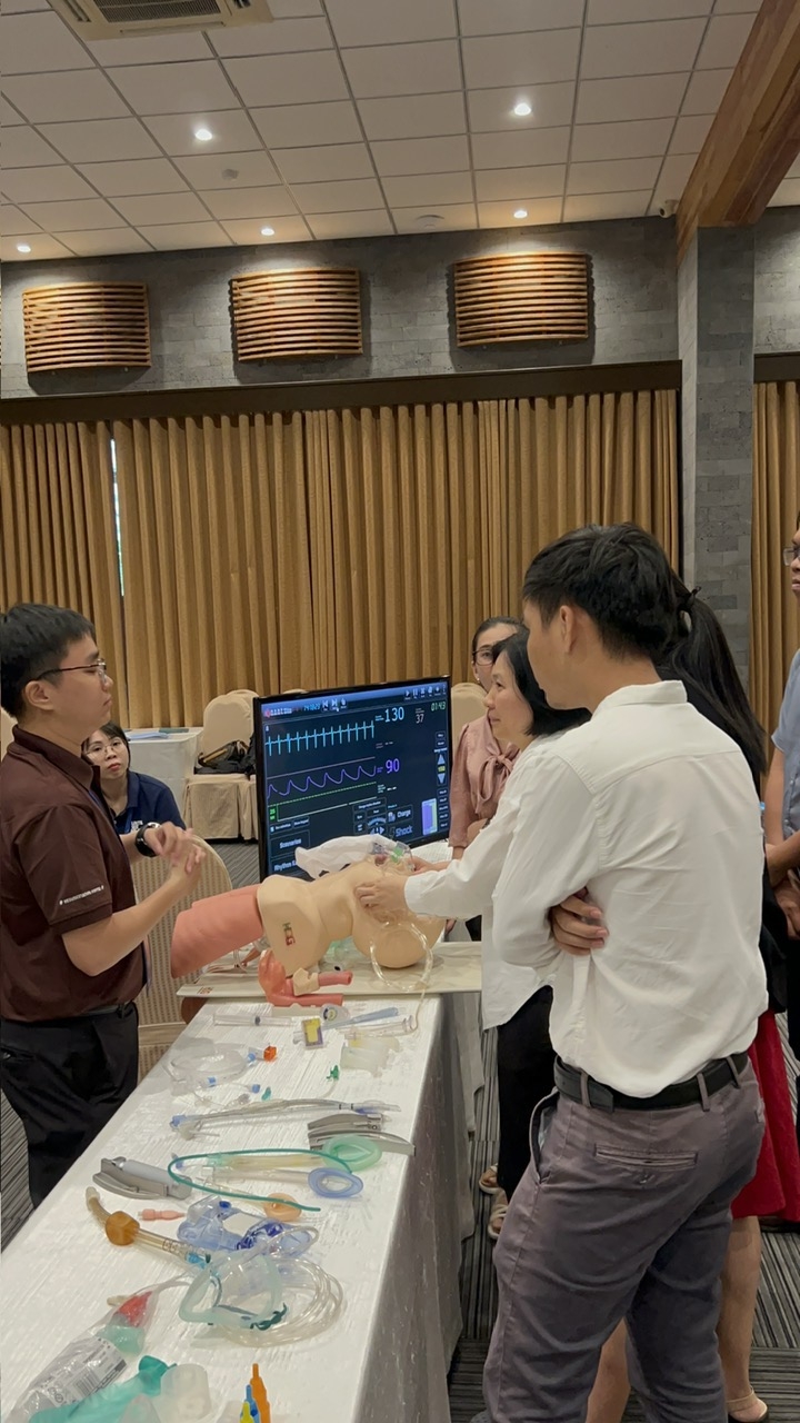 Giải quyết khó khăn về thiếu hụt nhân lực làm công tác cấp cứu và hồi sức- chống độc