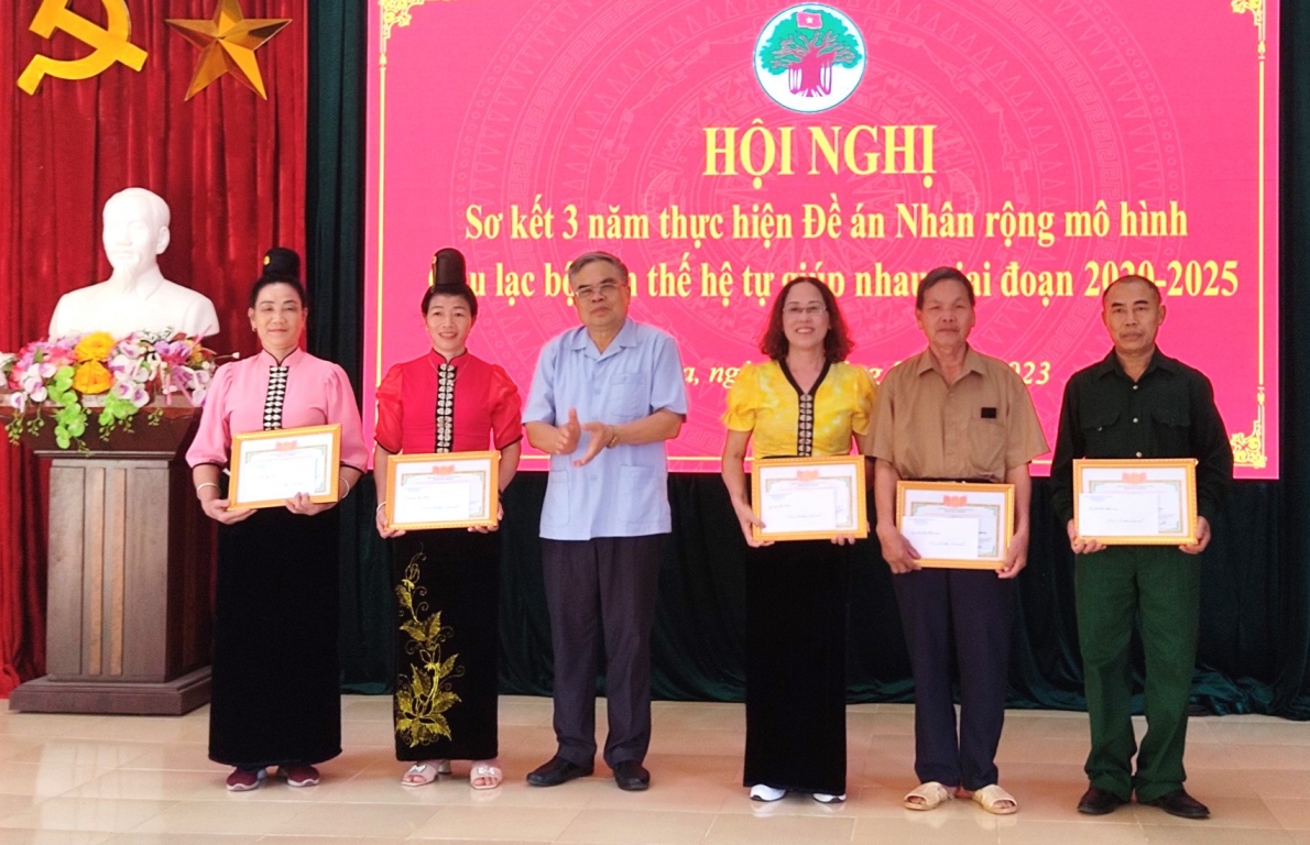 Vượt khó nhân rộng mô hình CLB Liên thế hệ tự giúp nhau