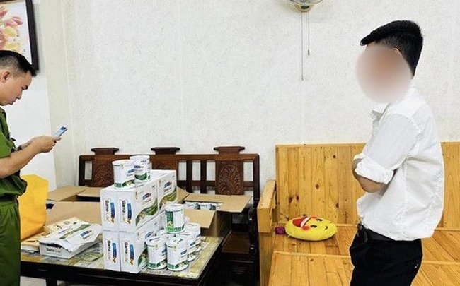 Chèo kéo bán sữa không rõ nguồn gốc cho người cao tuổi