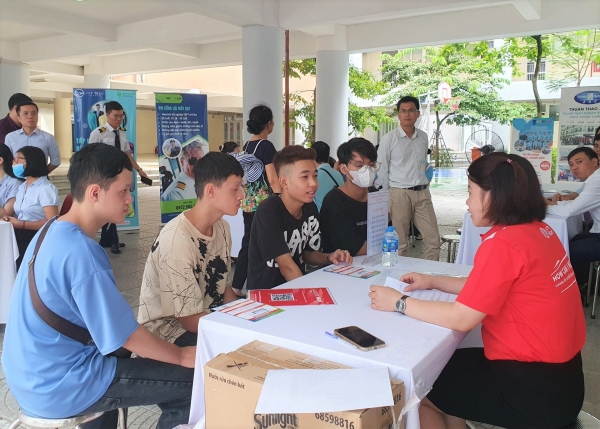 Gần 2.500 chỉ tiêu tuyển dụng tại phiên giao dịch việc làm lưu động quận Ba Đình