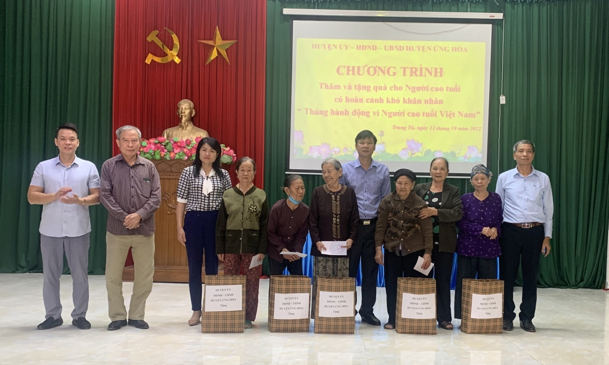 Xây dựng hình ảnh người cao tuổi Việt Nam “Tuổi cao - Gương sáng”