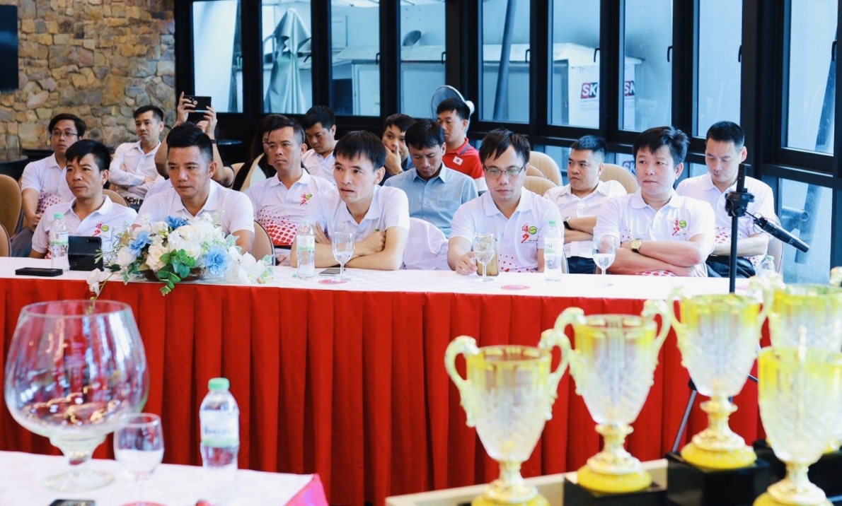 Nghệ An: Giải quần vợt chào mừng ngày Doanh nhân Việt Nam