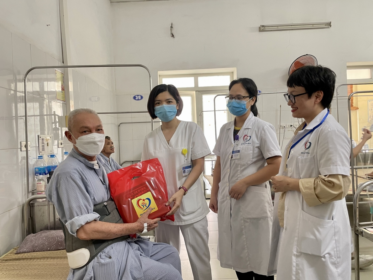 Bệnh viện Đa khoa Đống Đa: tích cực đóng góp vào công tác chăm sóc, nâng cao sức khỏe NCT