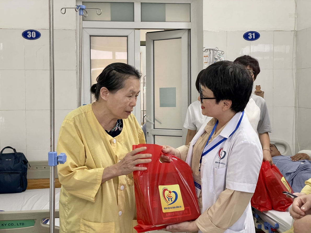 Bệnh viện Đa khoa Đống Đa: tích cực đóng góp vào công tác chăm sóc, nâng cao sức khỏe NCT