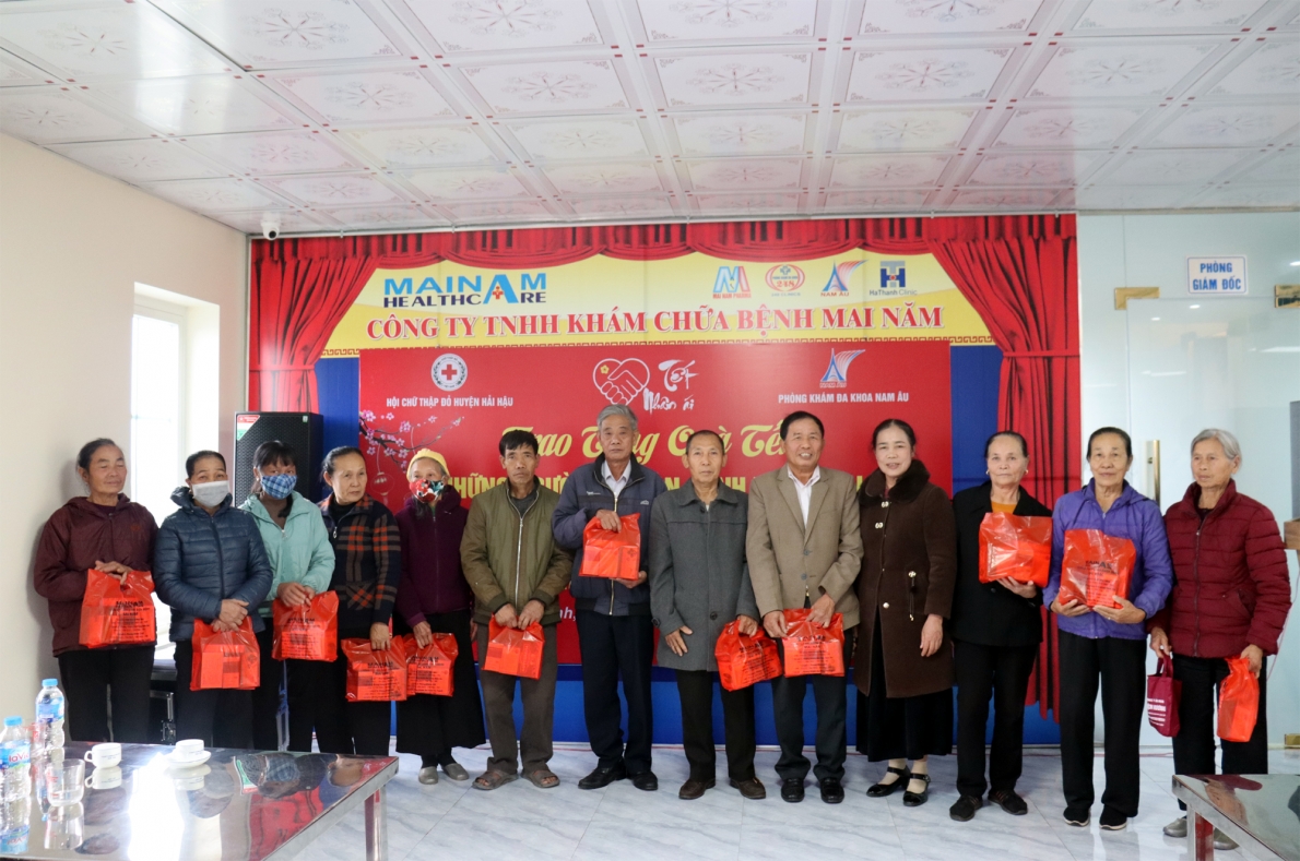 Hăng hái thi đua làm kinh tế giỏi