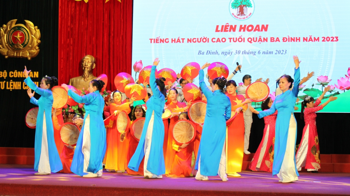 Sôi động, thiết thực Tháng hành động vì NCT Việt Nam năm 2023 trên địa bàn Thủ đô