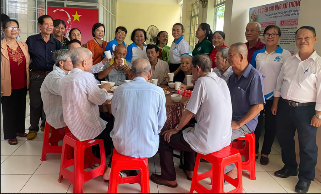 Quận Tân Phú, TP Hồ Chí Minh: Tổ chức bữa ăn dinh dưỡng cho NCT