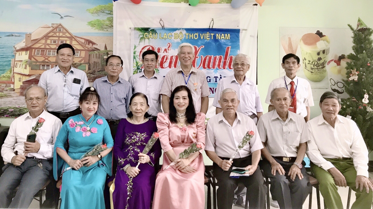 Niềm đam mê thơ ca của người cao tuổi ở Bà Rịa-Vũng Tàu