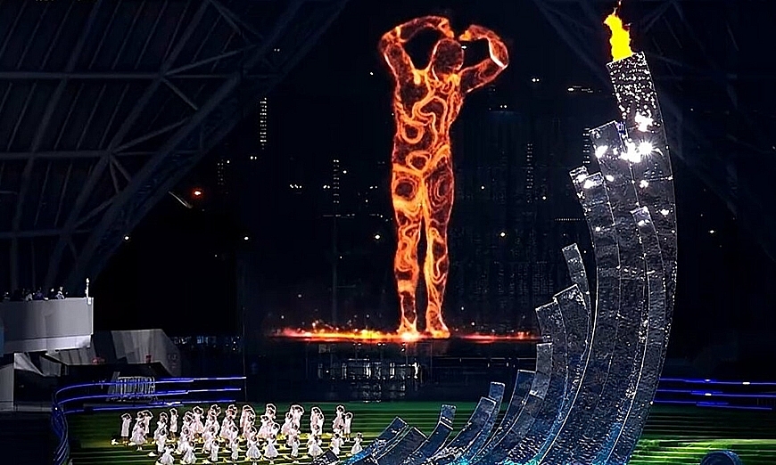 Người khổng lồ kỹ thuật số chào tạm biệt ASIAD 19 Hàng Châu. Ảnh: Tân Hoa xã 