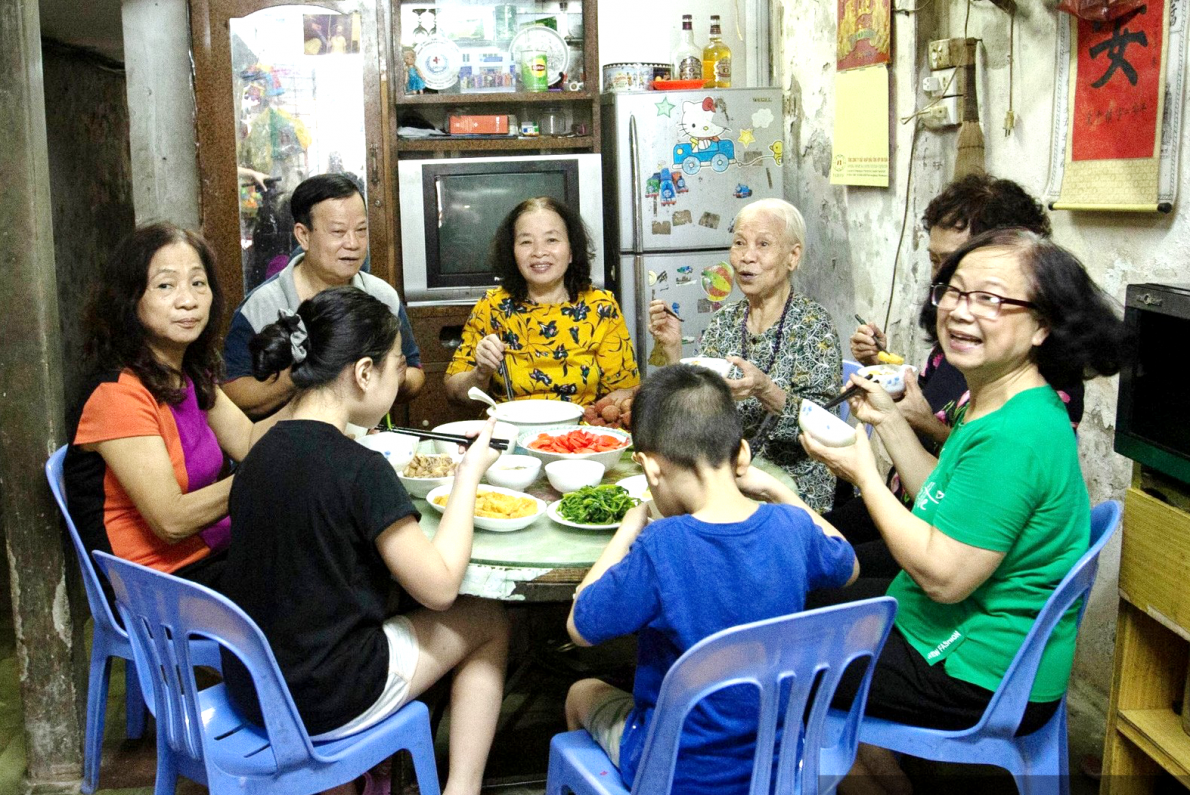 Một gia đình 4 thế hệ chung sống hòa thuận ở Hà Nội