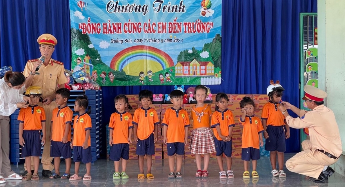 Công an tỉnh Ninh Thuận: Đẩy mạnh tuyên truyền, phổ biến pháp luật về giao thông