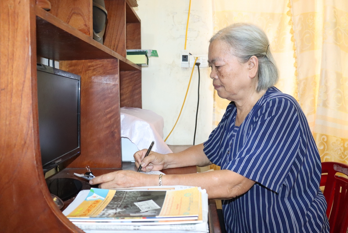 Nữ Đảng viên cao tuổi nêu gương sáng làm việc thiện