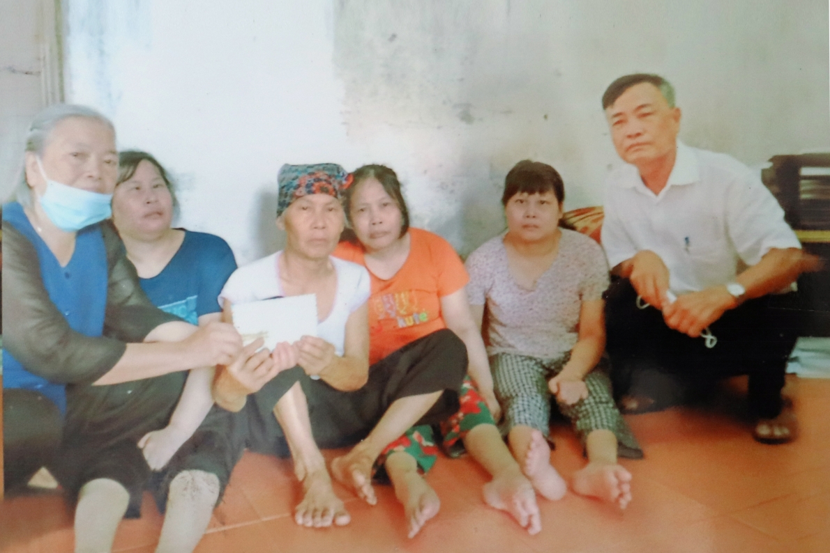 Nữ Đảng viên cao tuổi nêu gương sáng làm việc thiện