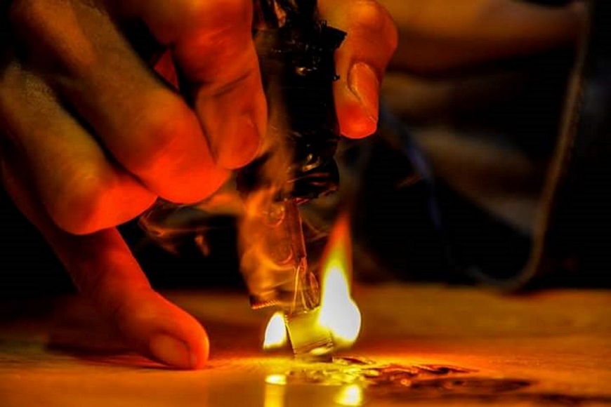 Bút lửa những mùa thông