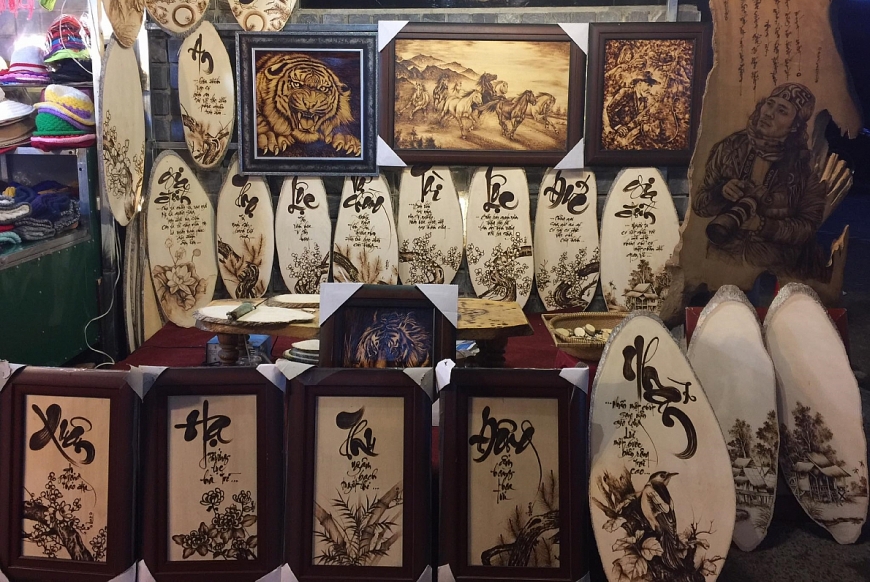 Bút lửa những mùa thông