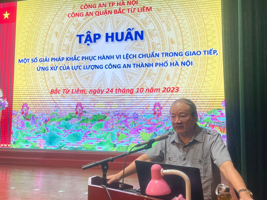 Hà Nội: Tập huấn kỹ năng giao tiếp, văn hóa ứng xử cho cán bộ chiến sĩ công an