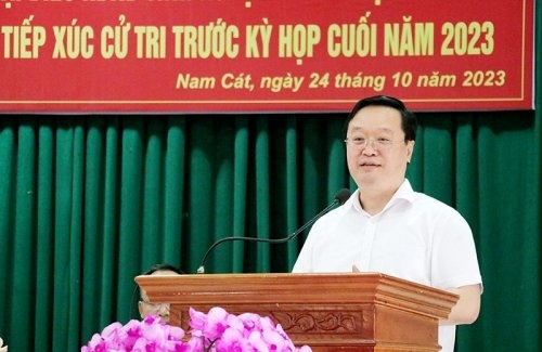 Chủ tịch UBND tỉnh Nguyễn Đức Trung tiếp xúc cử tri tại xã Nam Cát, huyện Nam Đàn