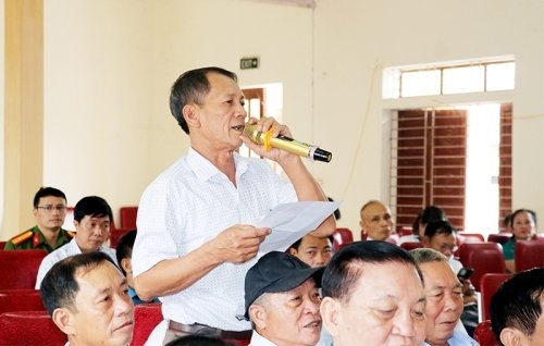 Chủ tịch UBND tỉnh Nguyễn Đức Trung tiếp xúc cử tri tại xã Nam Cát, huyện Nam Đàn