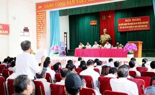 Chủ tịch UBND tỉnh Nguyễn Đức Trung tiếp xúc cử tri tại xã Nam Cát, huyện Nam Đàn